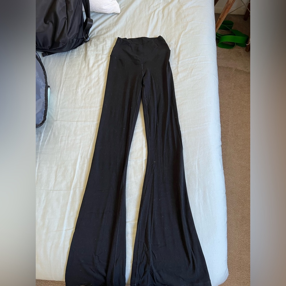 Aerie crossover flare leggings.